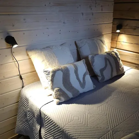 North Frontier 1-bedroom 사리셀카